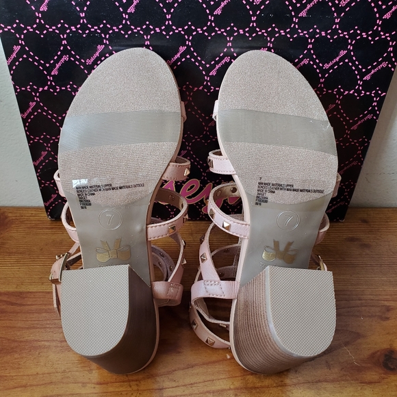 πHPβ¨ BNIB! Betseyville Naveah Gladiator Sandals - Size 7 - Picture 9 of 12